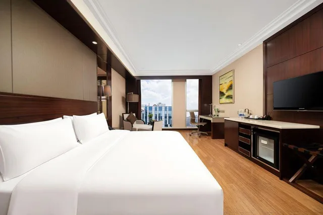 غرفة سوبيريور بسرير كوين، Golden Eagle Summit Hotel 1/2