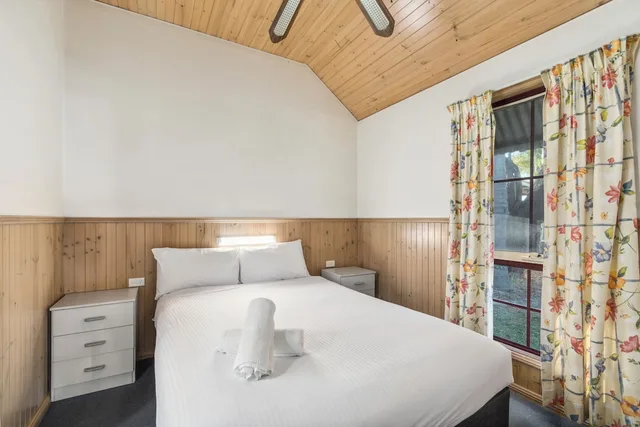 استوديو اقتصادي بسرير كوين، Coachhouse Marina Resort 3/6