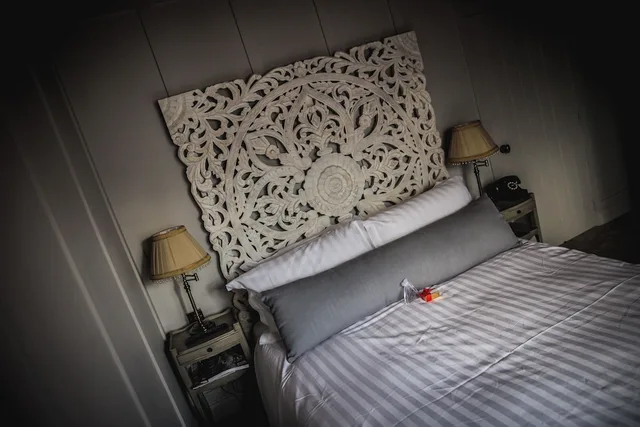 Petite, Double Bed، William De Percy 3/7