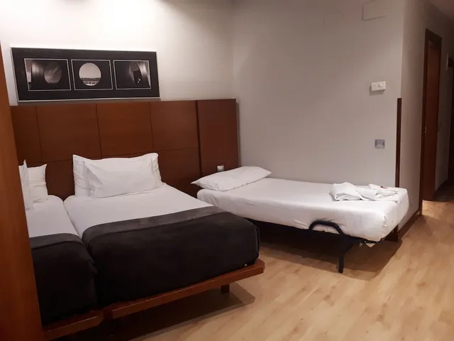Room, Single, Murphy Bed, Queen Bed, with Extra Bed، Silken Ciudad Gijon 4/7