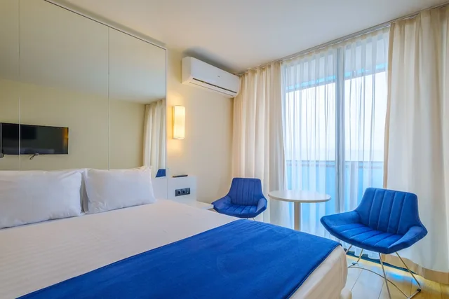 غرفة سوبيريور بسرير مزدوج بإطلالة على البحر، Orbi City Hotel Official D Block 1/4