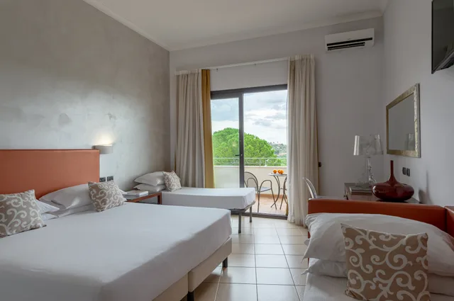 غرفة عائلية بإطلالة على المسبح، Grand Hotel Sofia 1/2