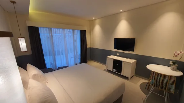 غرفة بريميير بسرير كوين بشرفة، The Beach House Resort 4/5