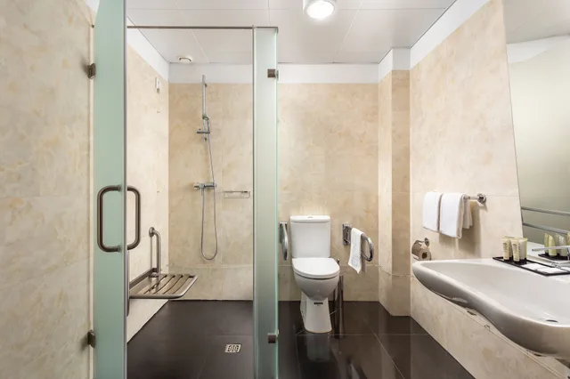 Deluxe, Queen Bed, Hotel Luena 4/4