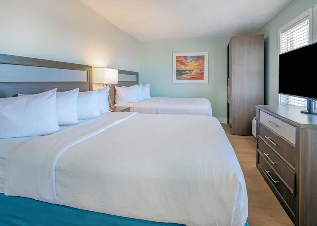 جناح بسريرين كوين، Commander Hotel 1/3