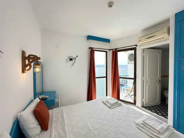 غرفة قياسية بسرير كينج بإطلالة على البحر، Marin Hotel 4/10