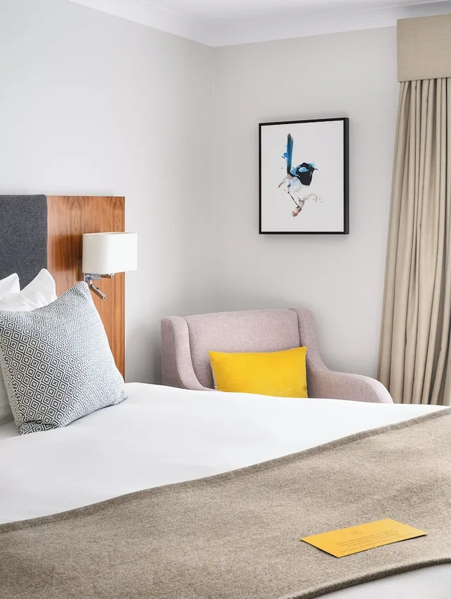 غرفة قياسية بسرير كينج، Voco Oxford Thames by IHG 5/10