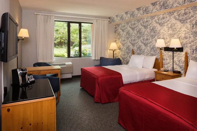 غرفة قياسية بسريرين مزدوجين، Woodlands Hotel & Suites - A Colonial Williamsburg Hotel 1/3
