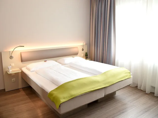 غرفة سوبيريور بسرير مزدوج، Hotel Bonn City 2/4