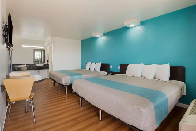 Room, 2 King Beds, Motel6 Temple, TX 4/10