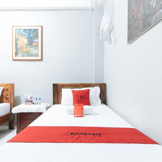 غرفة ديلوكس ثلاثية، RedDoorz Near Mall of Asia (RedDoorz Near Pasay Rotonda) 8/10