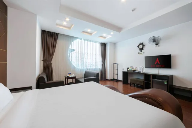 Deluxe, Queen Bed, A25 Hotel - 63A Phuong Liet 1/4