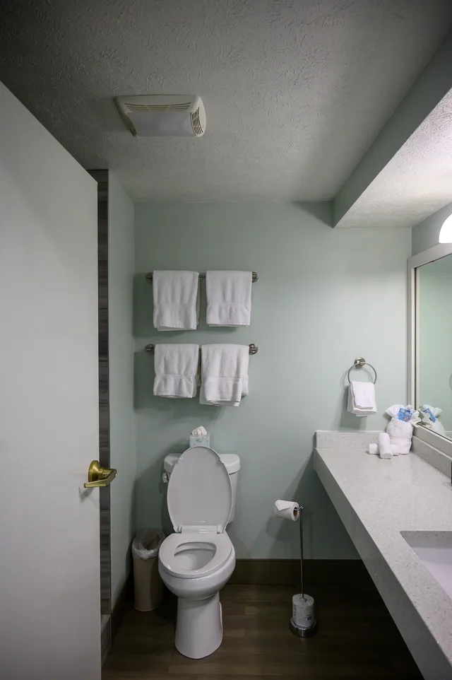 استوديو بسريرين كوين، Cherry Tree Inn & Suites 7/8