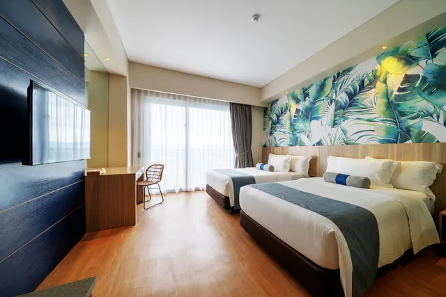 غرفة بسرير مزدوج أو سريرين منفصلين بإطلالة على المسبح، Solea Palm Resort 1/7