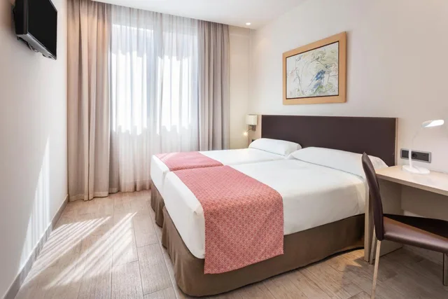 Premium, Double or Twin Bed, Catalonia Hispalis 2/5
