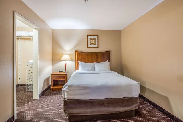 Efficiency, Suite, Queen Bed, Sofa، MainStay Suites Port Saint Joe South 5/10