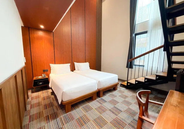 دوبلكس، The 1O1 Bandung Dago 10/10