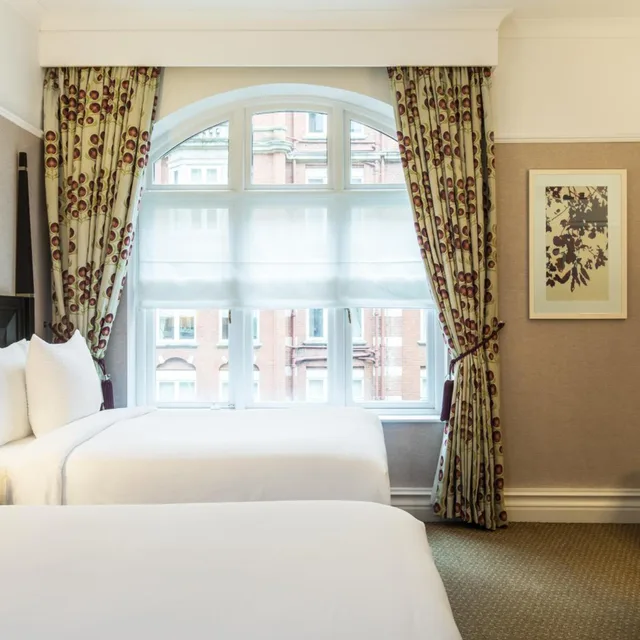 غرفة ديلوكس بسريرين مزدوجين، ST ERMINS HOTEL 4/8