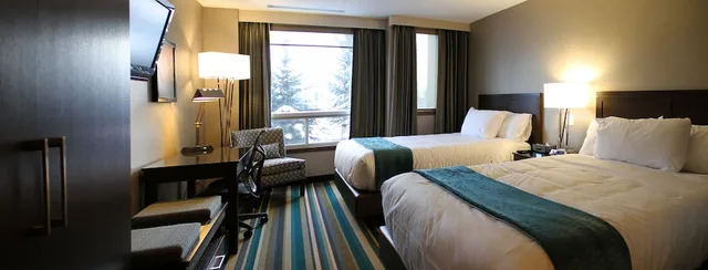 Signature, 2 Queen Beds, Hotel Blackfoot 1/2