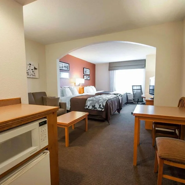 جناح بسرير كوين، Sleep Inn Suites Lake of the Ozarks 2/5