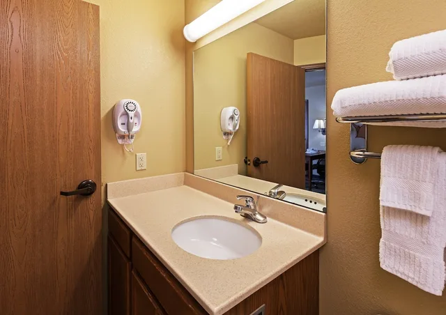 جناح استوديو بسرير مزدوج، Candlewood Suites St. Robert 2/2