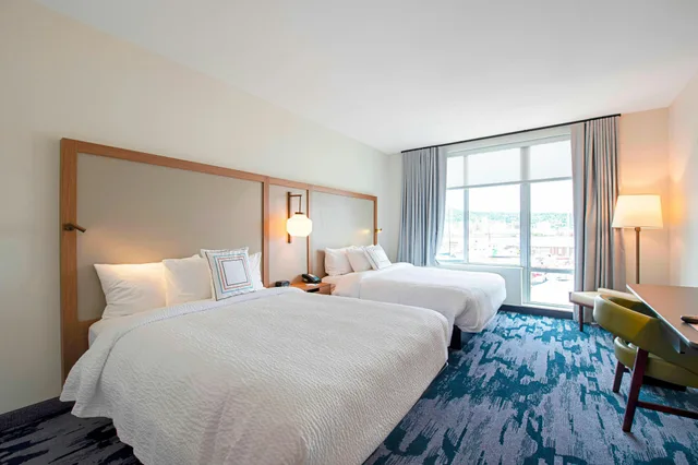 غرفة، Fairfield Inn & Suites By Marriott Duluth Waterfront 1/3