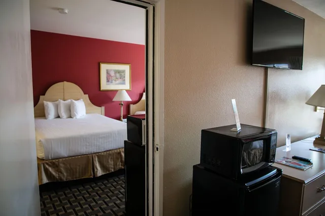 Duplex, Family, 2 Bathrooms، Anaheim Carriage Inn 2/3