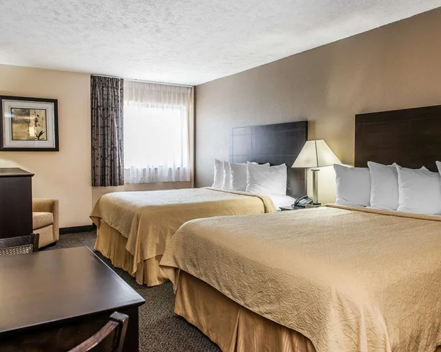 غرفة بسريرين كوين، Quality Inn Suites Mattoon 4/4