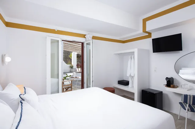 Room, Double Bed, Lateral Side Sea View، Hotel Tagoo 1/6