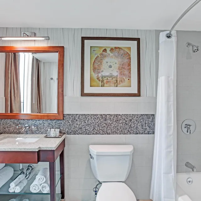 غرفة تنفيذية بسرير كوين بشرفة في طابق مرتفع، Wyndham Garden Chinatown Hotel 7/7