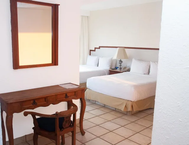 Junior Suite, Emporio Ixtapa 2/10