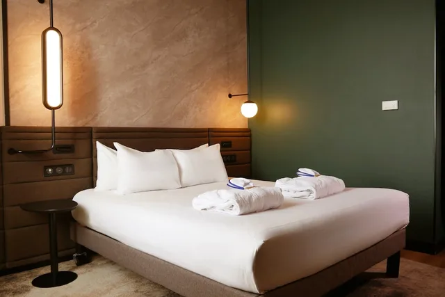 Executive, Queen Bed, Novotel Rouen Centre Cathedrale 1/3