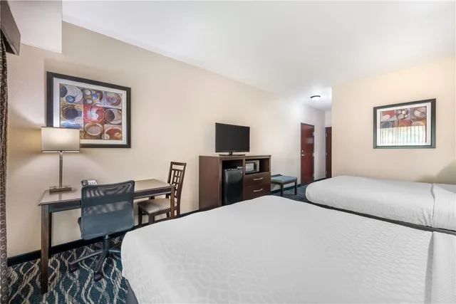 غرفة بسريرين كوين بحوض استحمام لذوي الإعاقة، Best Western Plus Eastgate Inn & Suites 3/5