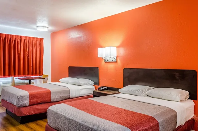 غرفة ديلوكس بسريرين مزدوجين، Motel6 Saraland, AL 2/8
