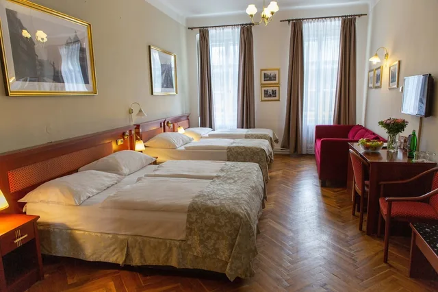 Room, Quadruple, Wenceslas Square Hotel 4/9
