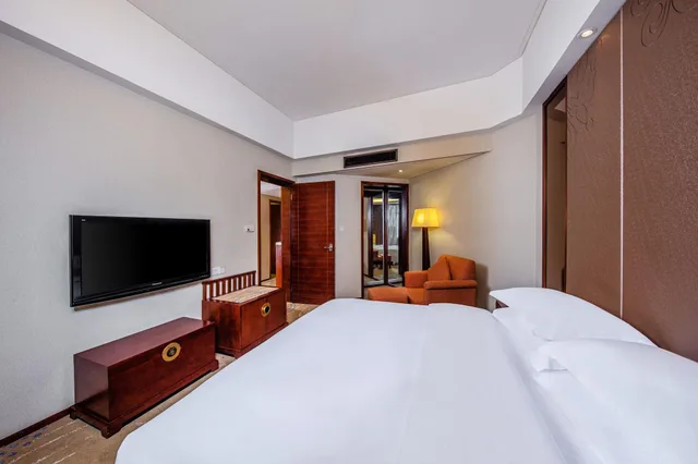 جناح بغرفة نوم واحدة مع دخول صالة النادي، Crowne Plaza Foshan 2/6
