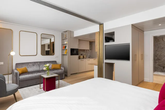 غرفة إليت بسرير كينج بغرفة نوم واحدة، Royal Manotel 3/9