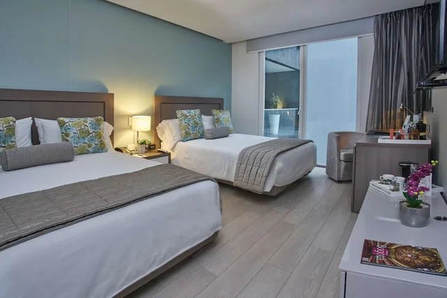 غرفة سوبيريور بسرير كينج، 100 Luxury Suites By Preferred 1/5