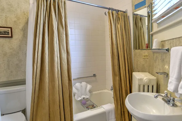 غرفة عائلية بسرير كينج وسرير فردي، 1898 Waverly Inn 6/7