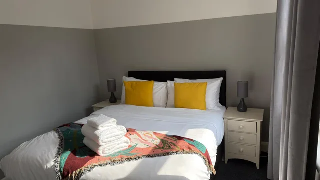شقة سوبيريور بسرير كوين بغرفة نوم واحدة، Lamington Apartments 1/2