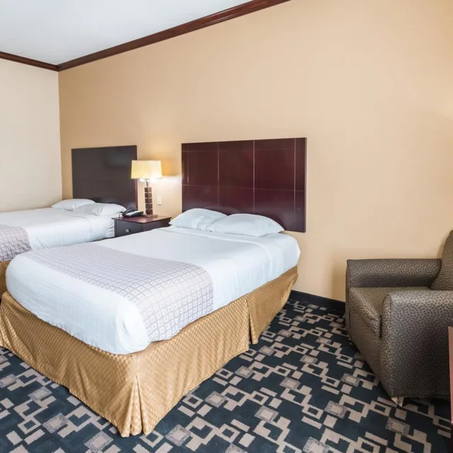 2 Queen Beds Mobil Access Tub Nsmk Micfridg, Motel6 Joshua, TX 2/8
