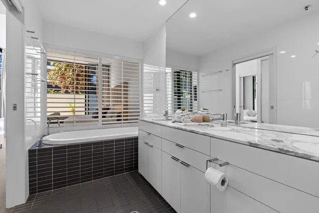3 Bedroom Beach House، Ultra Broadbeach 8/9