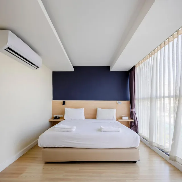 Superior, Double Bed, Solo Express Sukhumvit 81 1/10
