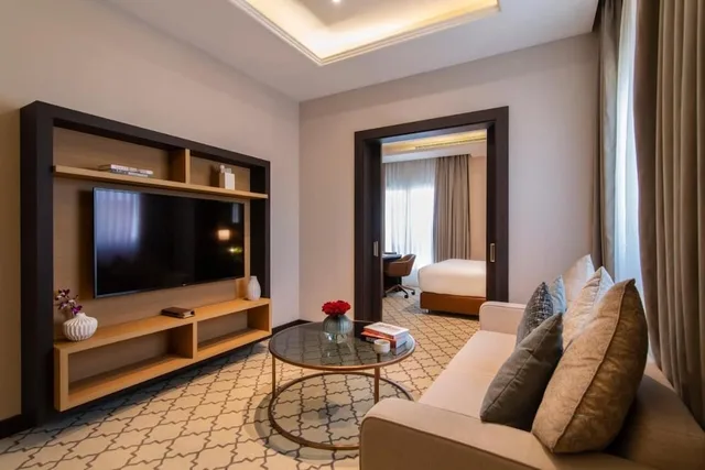 جناح جونيور بسرير كينج بشرفة، فندق وسكن جاردينو(Gardino Hotel and Residence) 2/2