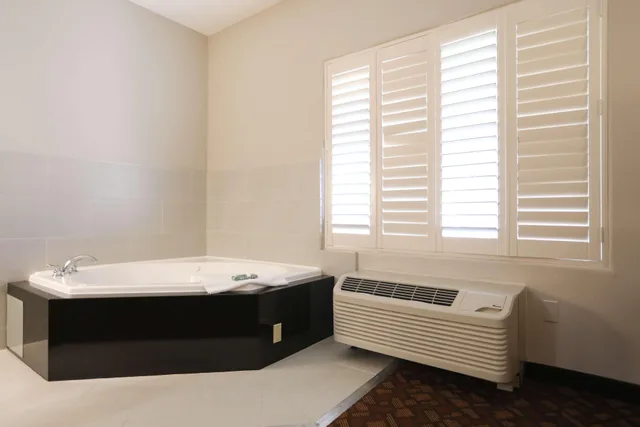 غرفة بسرير مزدوج، Best Western Lanai Garden Inn & Suites 6/6