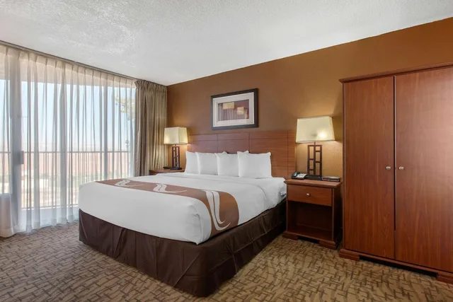 غرفة قياسية بسرير كينج بشرفة، Scenic View Inn - Lake Powell - Page AZ 6/8
