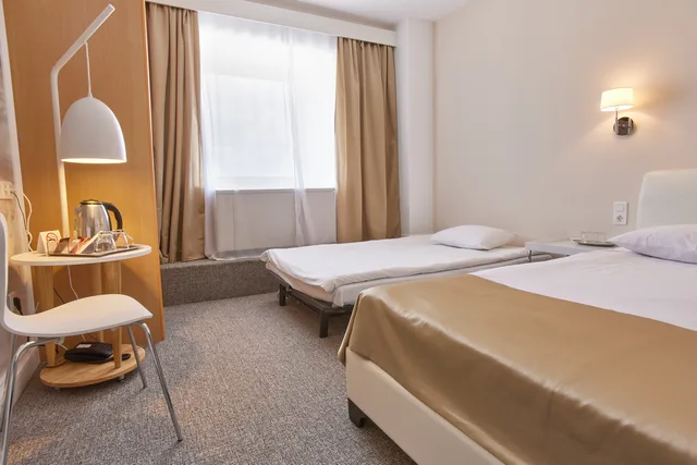 Superior, Single, King Bed, MyContinental Bucuresti Gara de Nord 2/3
