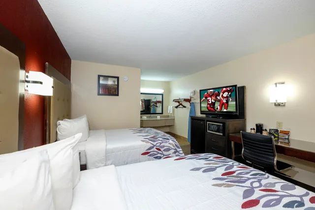 غرفة سوبيريور بسريرين مزدوجين للمدخنين، Red Roof Inn Columbus Ms 2/2