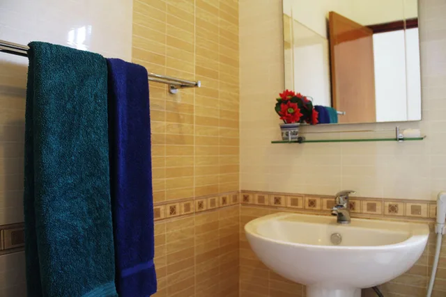 شقة بسرير مزدوج وسرير فردي بغرفة نوم واحدة بمطبخ، Red Rose Hotel 1/1