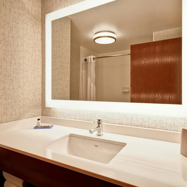 غرفة بسريرين كوين لذوي الإعاقة، Holiday Inn Express Newport North - Middletown 7/10
